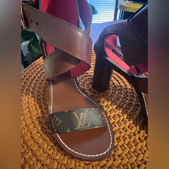LOUIS VUITTON 
Calfskin Monogram Ocean Drive Heeled Sandals 37 Cognac - Picture 5 of 12